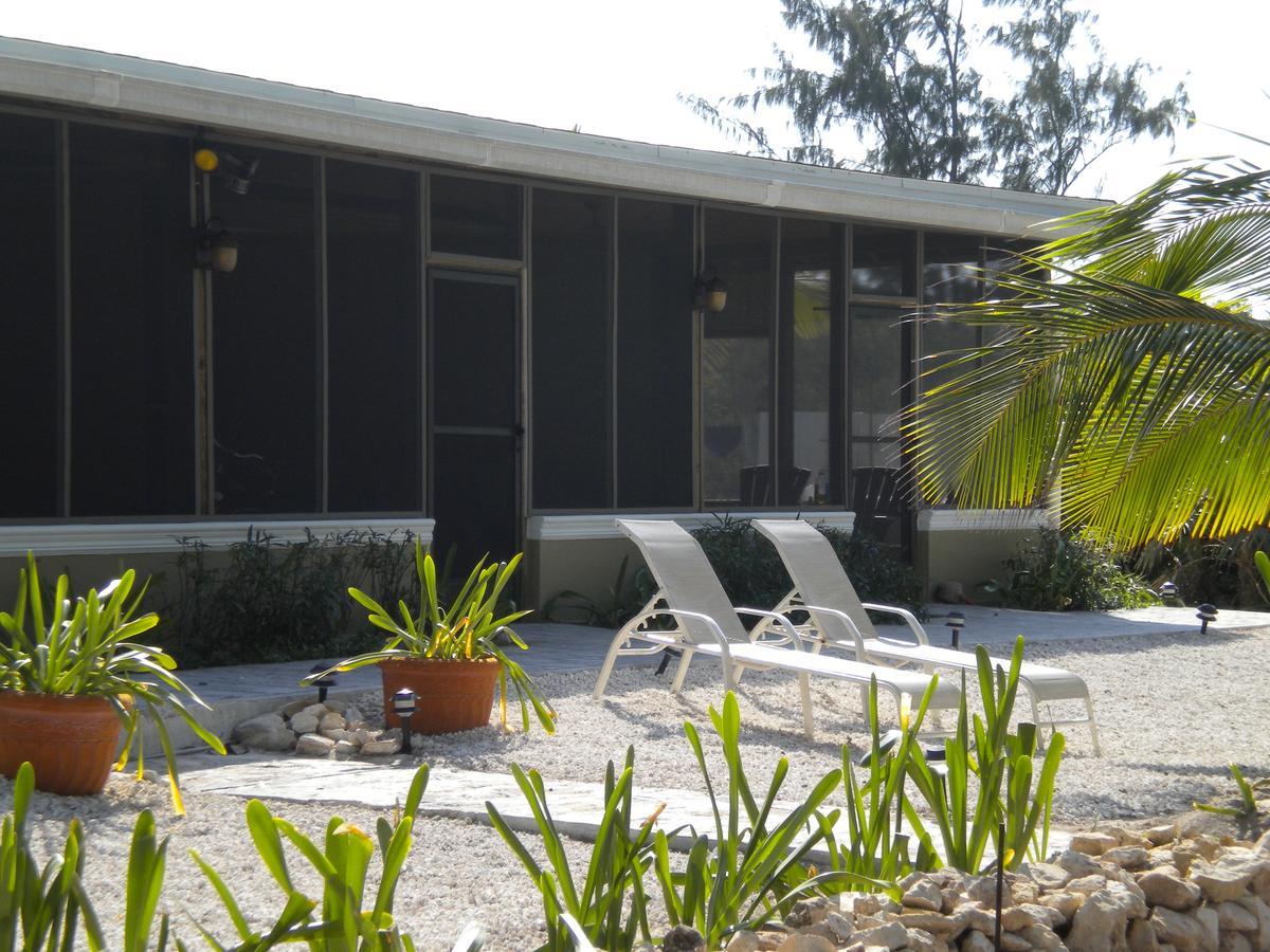 Hollywood Beach Suites Turks And Caicos NCA Exterior foto