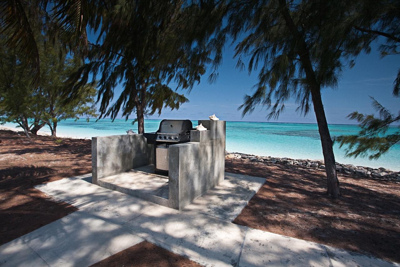 Hollywood Beach Suites Turks And Caicos NCA Exterior foto
